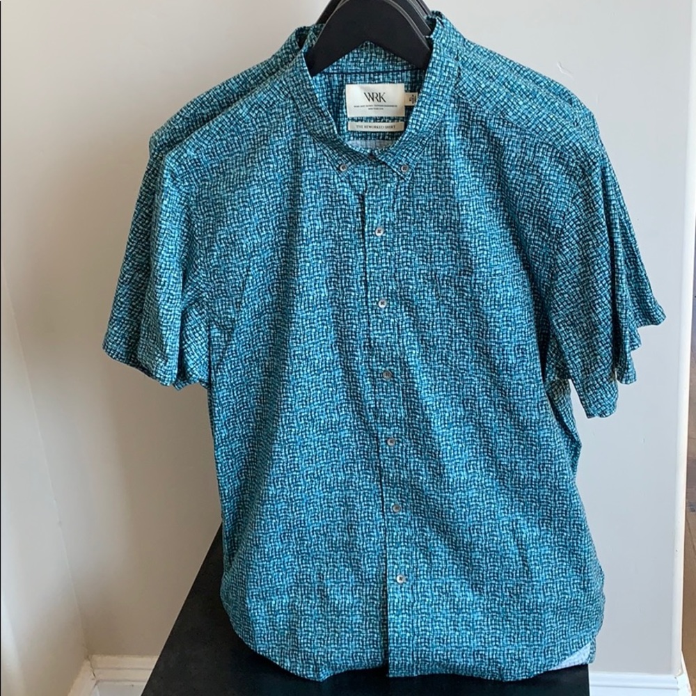 Cotton blend short sleeved button up